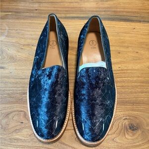 Unisex JUMA Velvet Slip-On Loafers in Midnight Blue